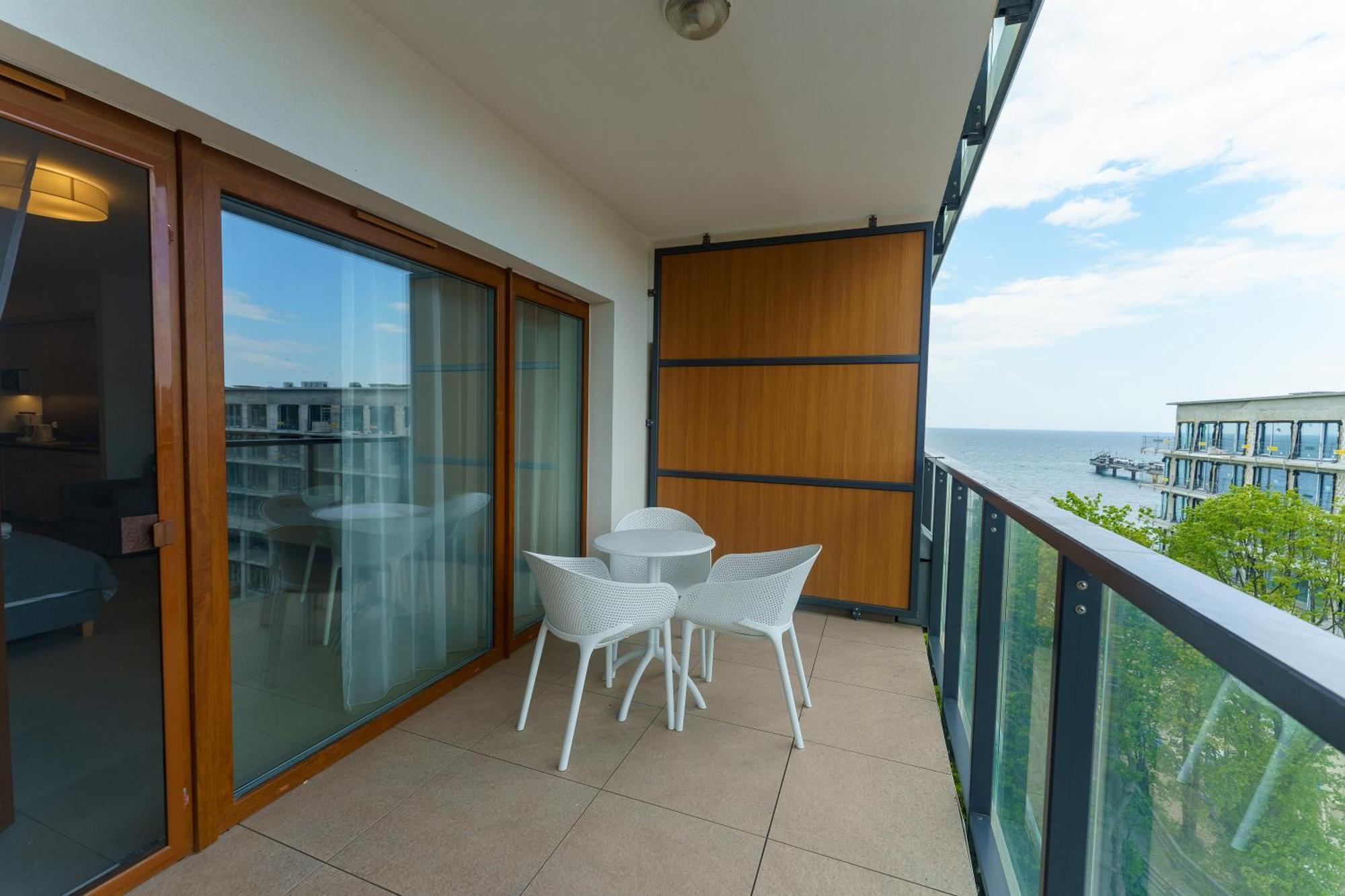 Aquamarina Prima Deluxe Studios With Sea View By Noclegi Renters Miedzyzdroje Exterior photo