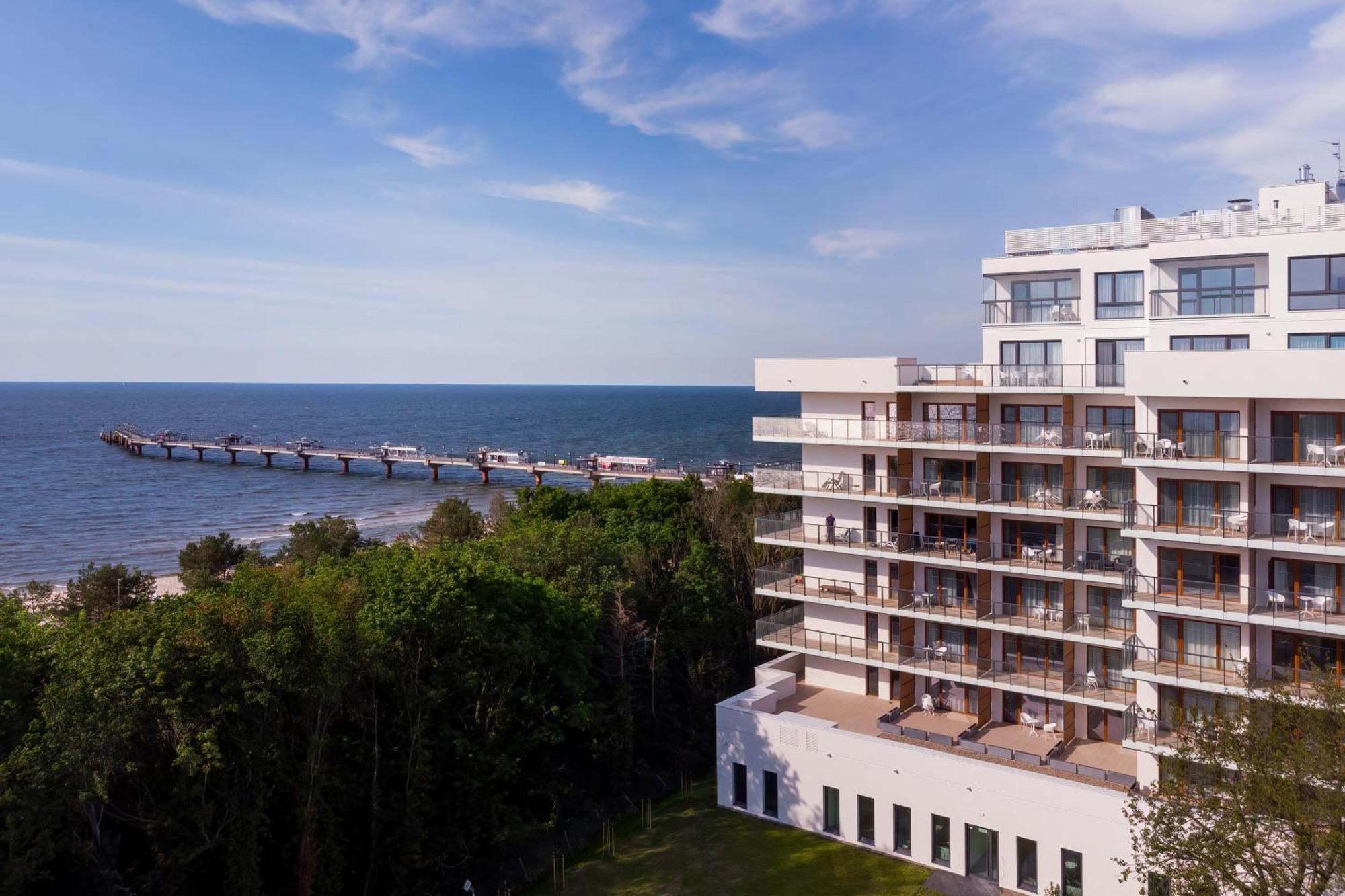 Aquamarina Prima Deluxe Studios With Sea View By Noclegi Renters Miedzyzdroje Exterior photo