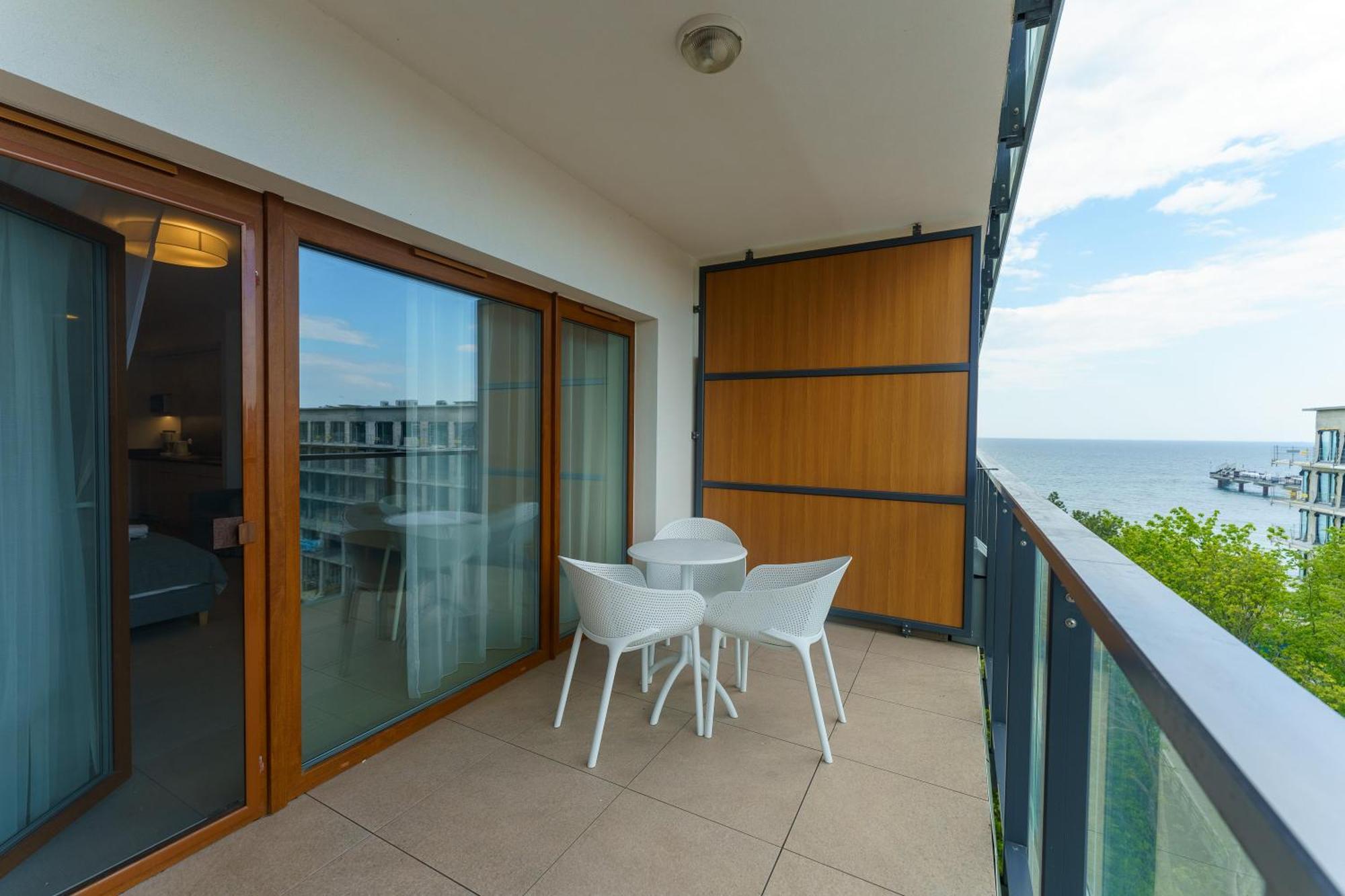 Aquamarina Prima Deluxe Studios With Sea View By Noclegi Renters Miedzyzdroje Exterior photo